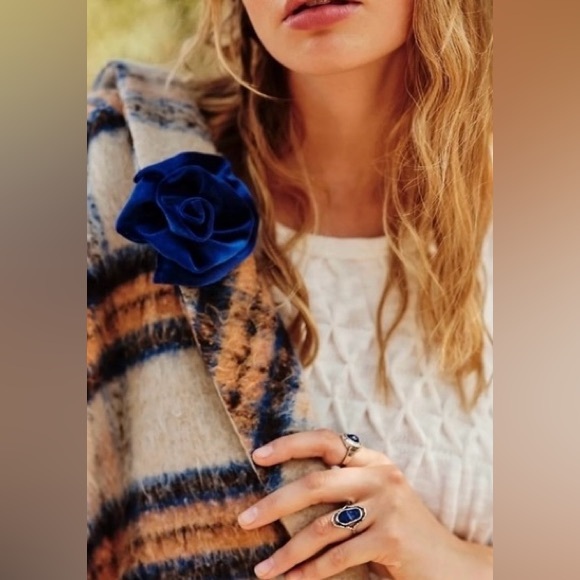 NWT Free People Velvet Rosette Stud Earring Pack & Brooch - Black, Blue, Pink - Picture 3 of 10